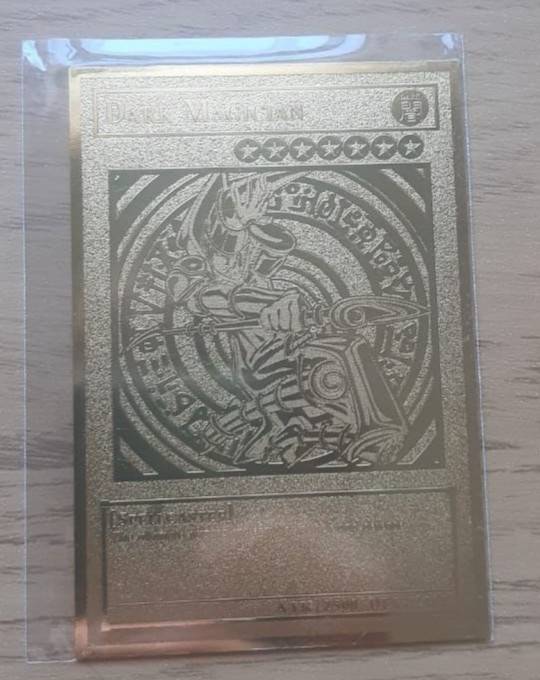 YuGiOh - Dark Magician - Golden Metal Card YuGiOh - Dark Magician - Golden Metal Card