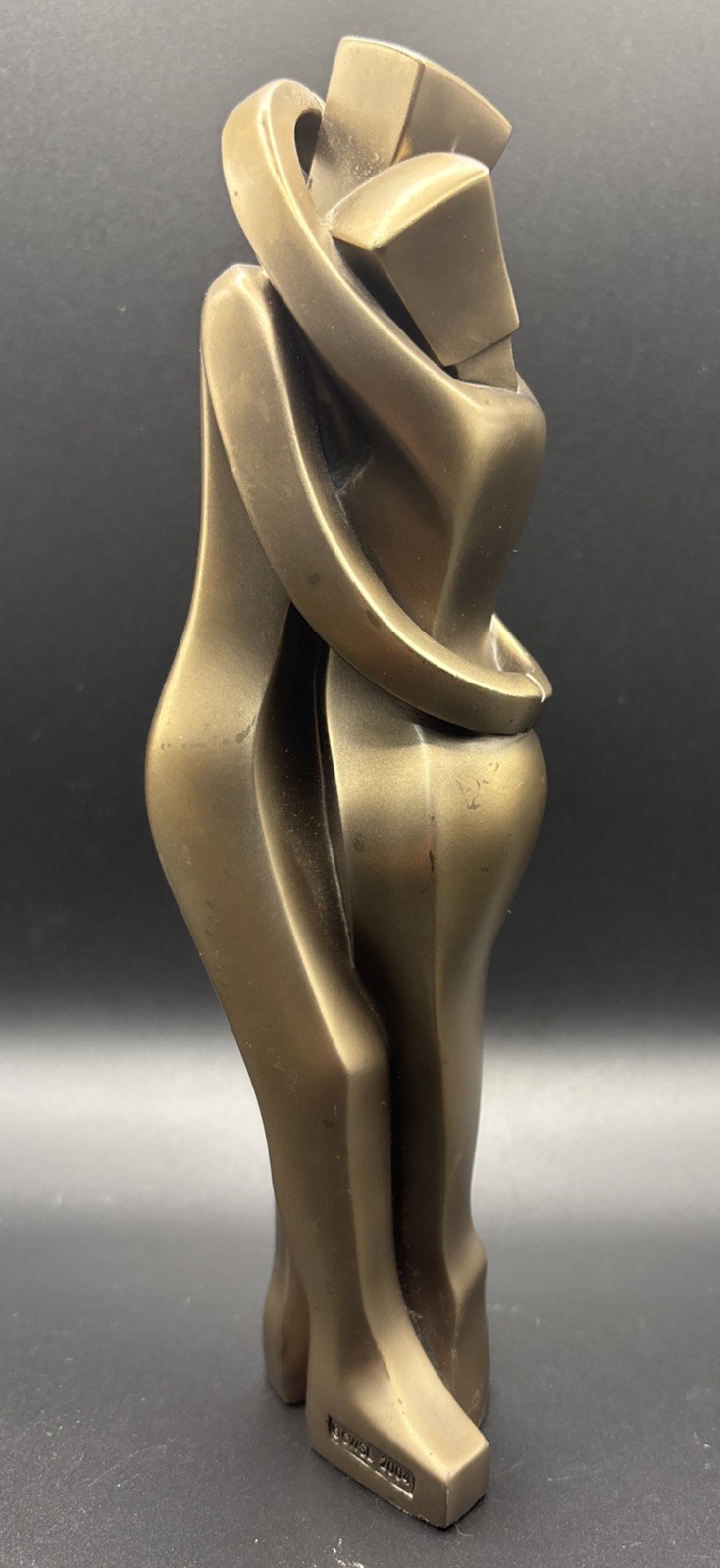 Vintage CWSL 2004 Abstract Lovers Hugging Statue Minimalist Bronze Finish Decor Vintage CWSL 2004 Abstract Lovers Hugging Statue Minimalist Bronze Finish Decor