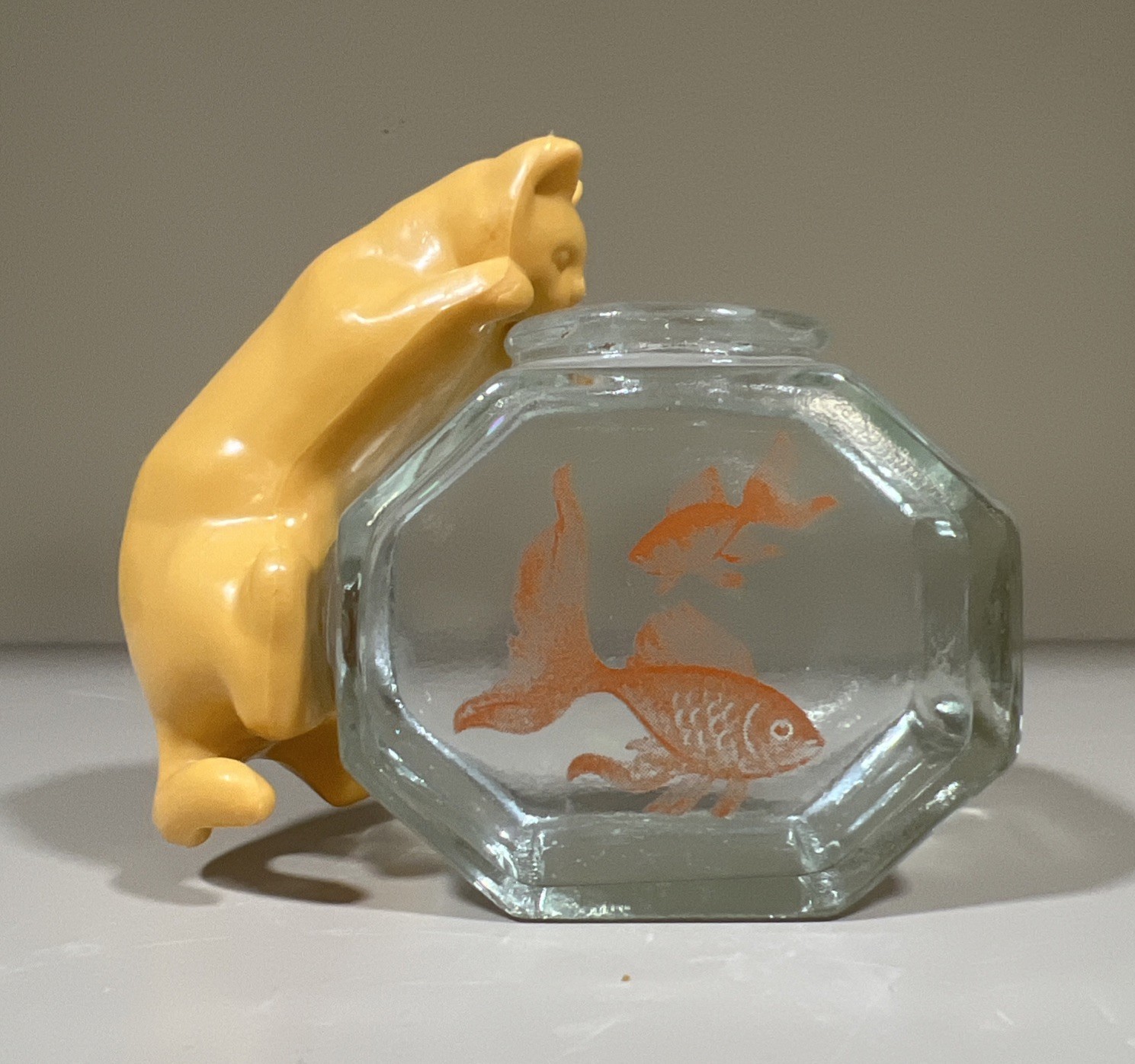 Vintage 1979 Avon Curious Kitty Cologne Bottle Only~Cat Looking Into Fishbowl~ Vintage 1979 Avon Curious Kitty Cologne Bottle Only~Cat Looking Into Fishbowl~