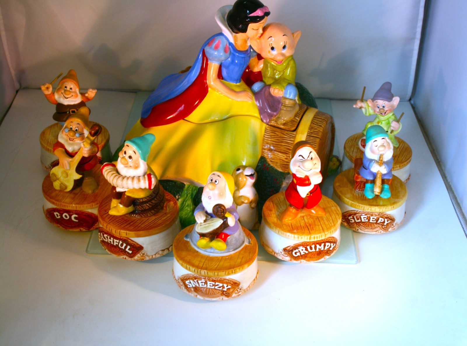 Vintage Schmid Snow White Cookie Jar & 7 Dwarfs Rotating Music Box Set MINT Vintage Schmid Snow White Cookie Jar & 7 Dwarfs Rotating Music Box Set MINT