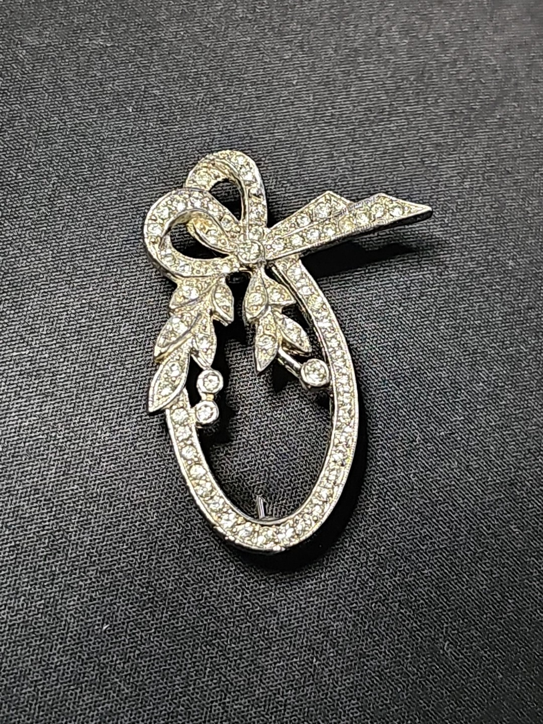 Vintage Rhinestone Bow Brooch Oval Wreath Design 2\ Vintage Rhinestone Bow Brooch Oval Wreath Design 2\
