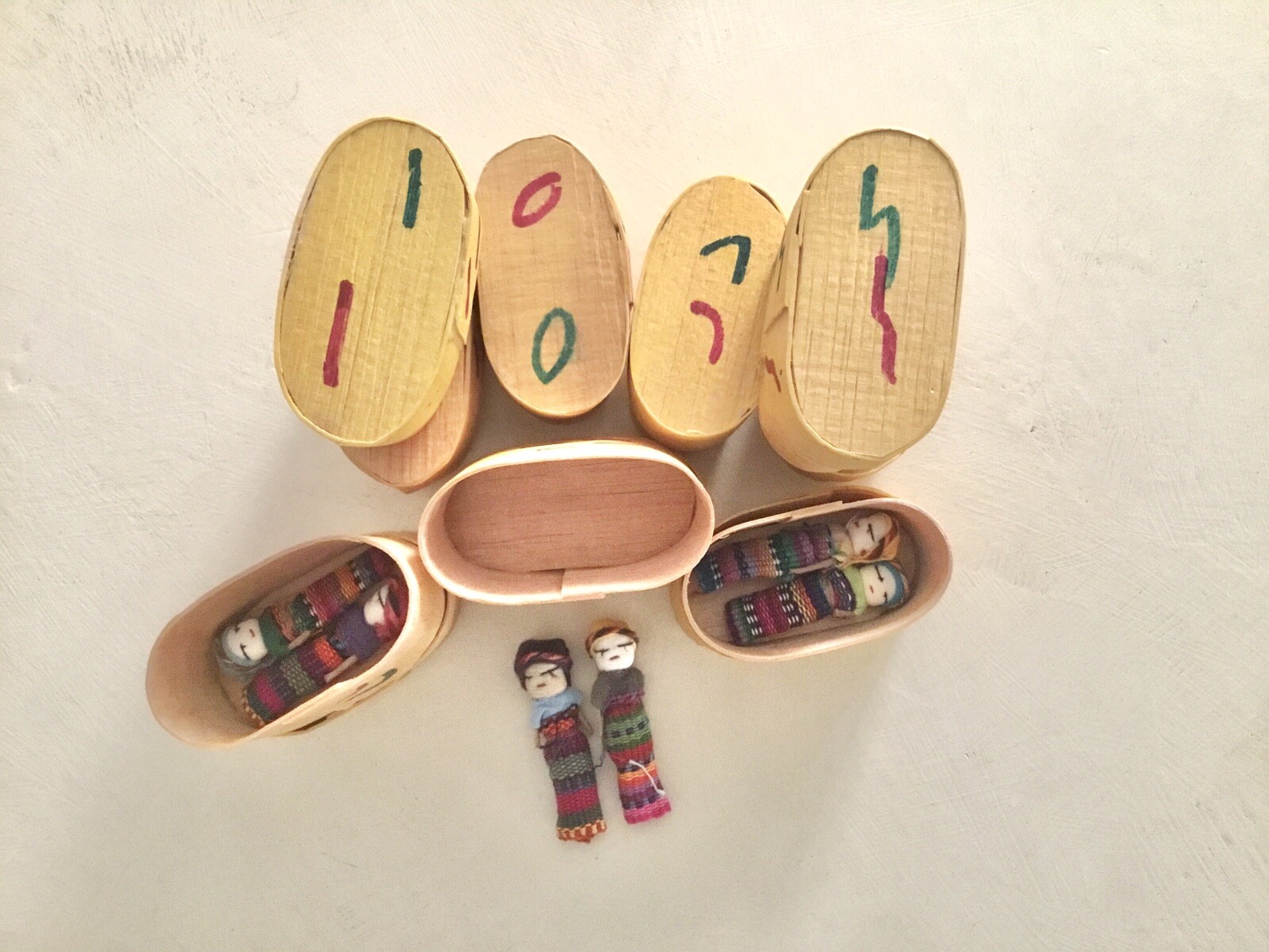 Vintage Guatemalan Miniature Worry Dolls In Wooden Keepsake Box Vintage Guatemalan Miniature Worry Dolls In Wooden Keepsake Box