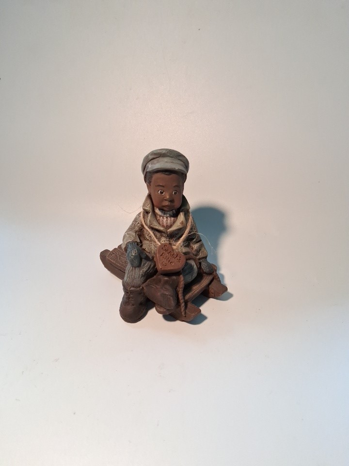 Sarah\'s Attic #2009 Collectible Figurine Ltd. Edition Made in USA Sledding & Tag
