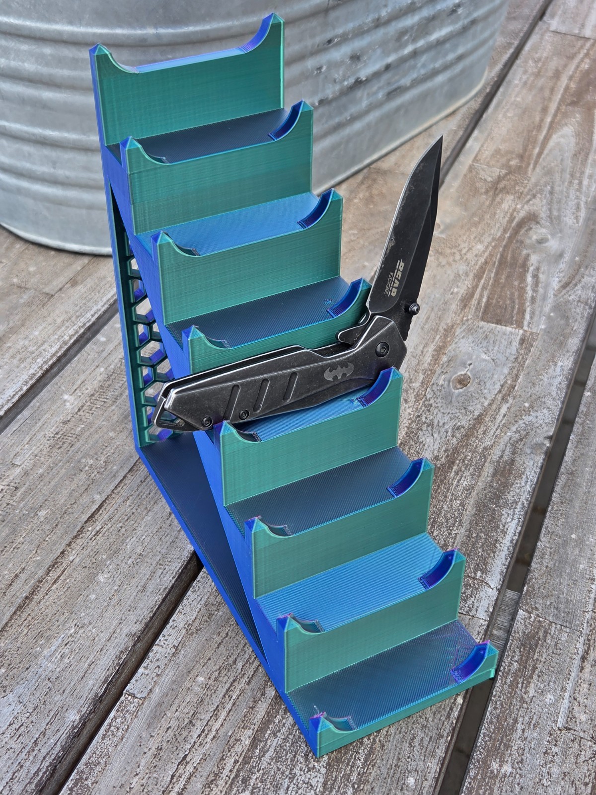 3D PRINTED KNIFE / LIGHTER DISPLAY STAND