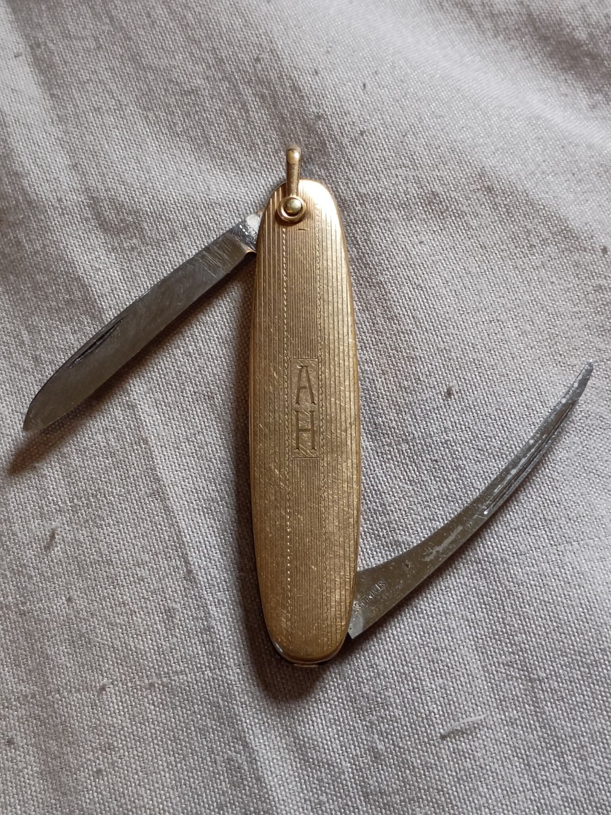 Antique D.R.B. Art Deco Gold Filled Handles Pocket Knife With AH Monogram. Antique D.R.B. Art Deco Gold Filled Handles Pocket Knife With AH Monogram.