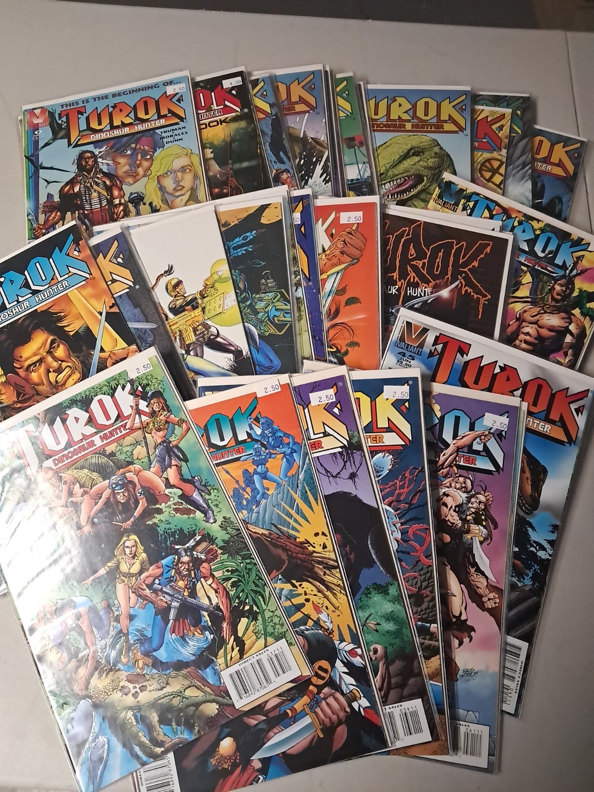 Valiant Comics Turok Dinosaur Hunter Lot 38 Issues See Desc Valiant Comics Turok Dinosaur Hunter Lot 38 Issues See Desc