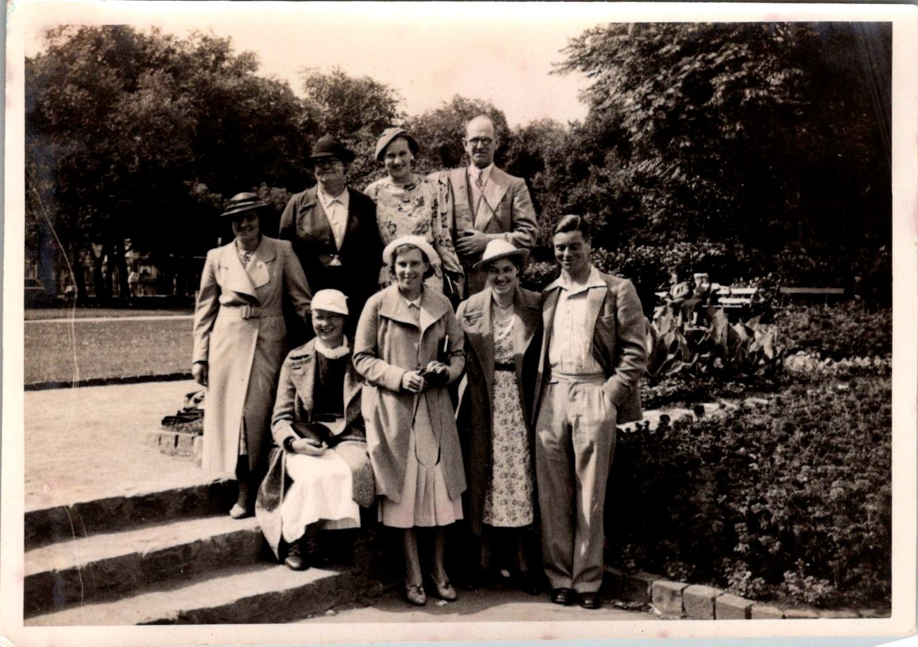 Vtg B&W Snapshot Group Tourists Fashion Garden Oberammergau Germany 1936 Vtg B&W Snapshot Group Tourists Fashion Garden Oberammergau Germany 1936