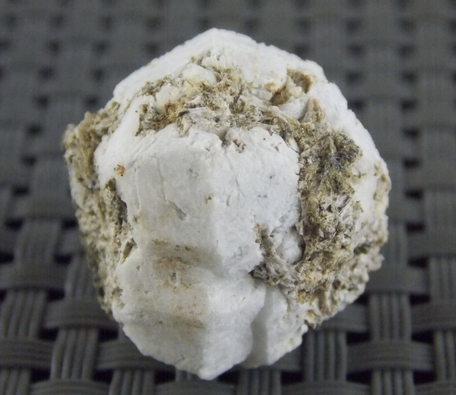 ANALCIME CRYSTAL - 2.3 cm - POINT SAL, CALIFORNIA 30311