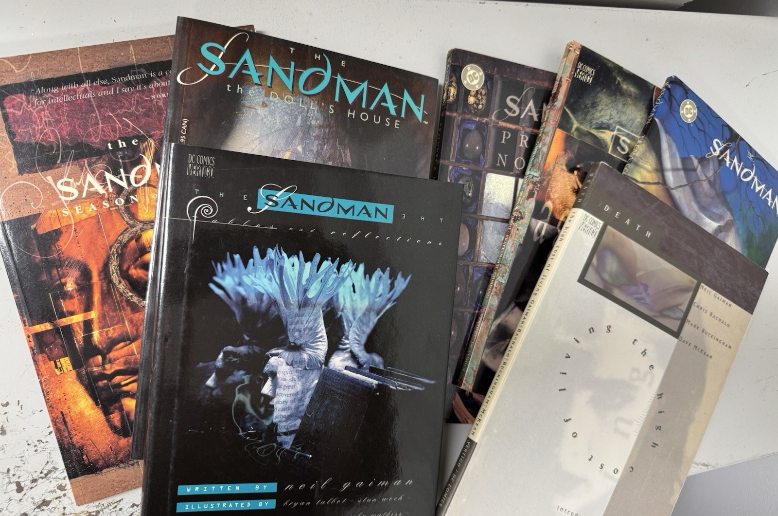 Mix Lot 7x The Sandman Graphic Novel -  Neil Gaiman DC - Great Condition