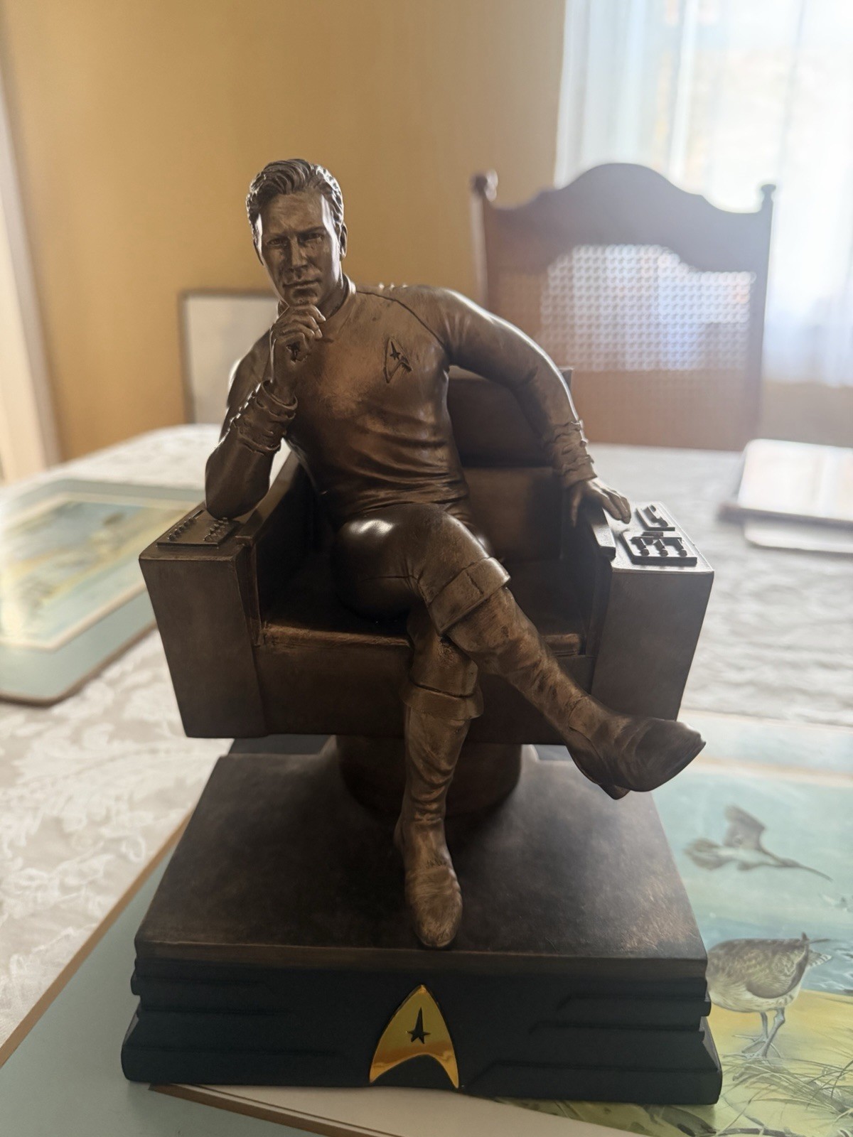 STAR TREK Cold-Cast Bronze Sculpture Captain Kirk STAR TREK Cold-Cast Bronze Sculpture Captain Kirk