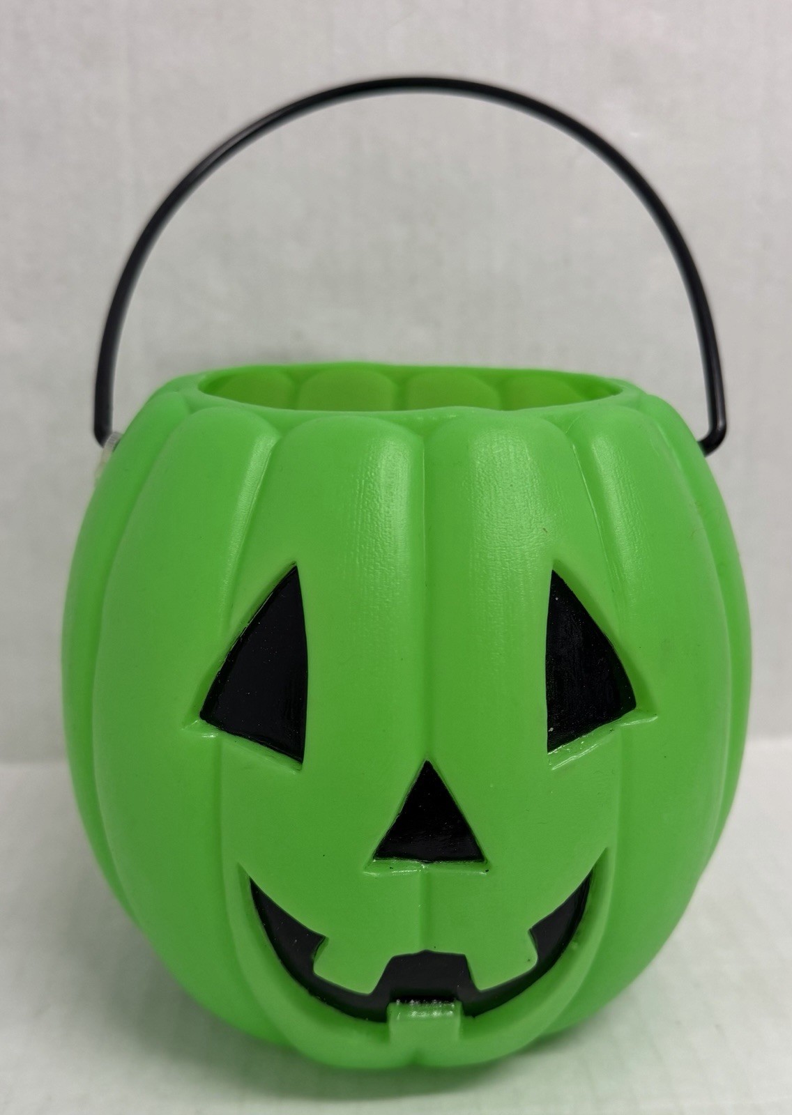 Vintage LISA FRANK Halloween Green Pumpkin Jack O Lantern Blow Mold Pail 5.75” Vintage LISA FRANK Halloween Green Pumpkin Jack O Lantern Blow Mold Pail 5.75”