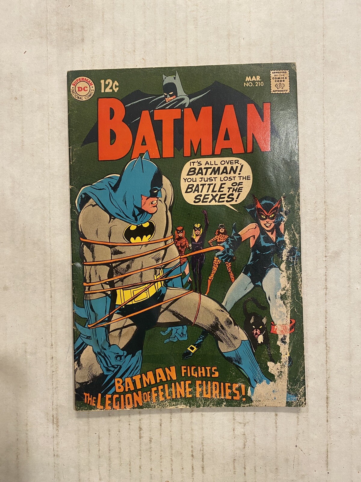 BATMAN #210 1969 DC Comics Neal Adams Catwoman cover / Stain On Cover & In Book BATMAN #210 1969 DC Comics Neal Adams Catwoman cover / Stain On Cover & In Book