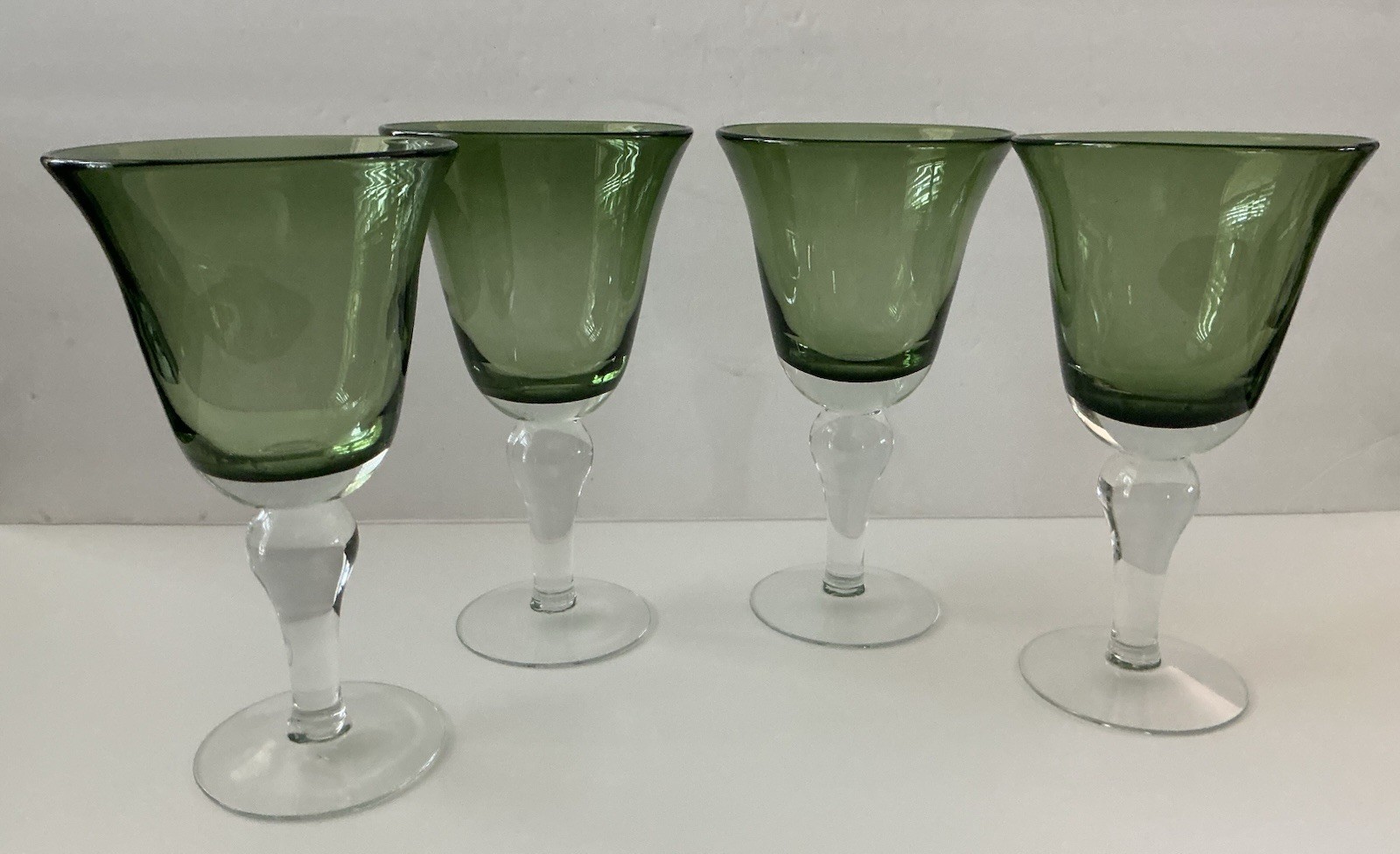 4 Vintage Artland Iris Sage Green Hand Blown Glass Water Wine Goblets 8” 4 Vintage Artland Iris Sage Green Hand Blown Glass Water Wine Goblets 8”
