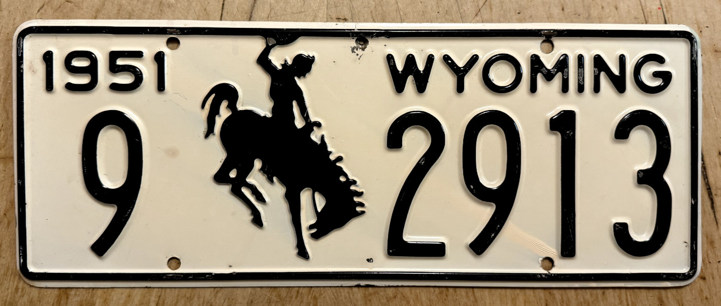 1951 WYOMING PASSENGER  LICENSE PLATE  
