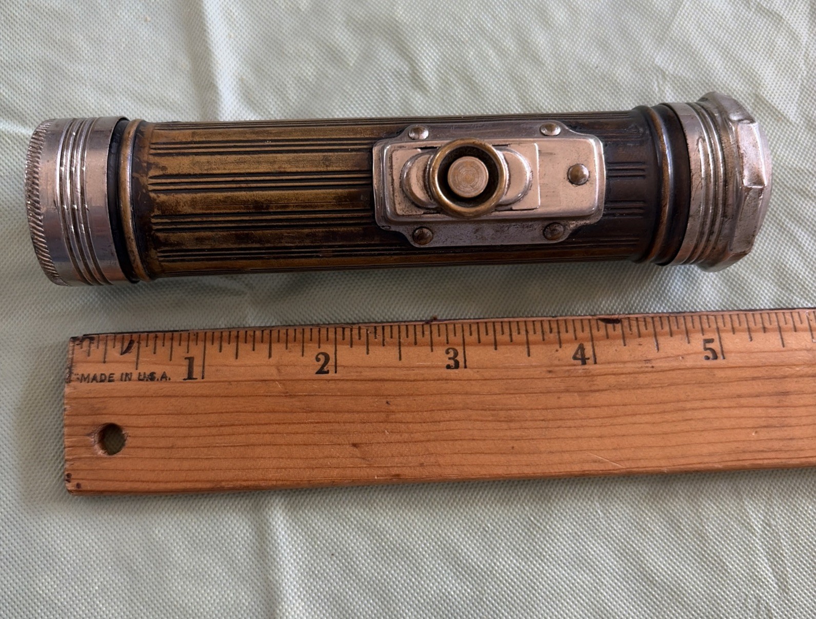 Vintage Eveready 1930\'s Flashlight Brass Lamp Fisheye Case No.2604 Vintage Eveready 1930\'s Flashlight Brass Lamp Fisheye Case No.2604