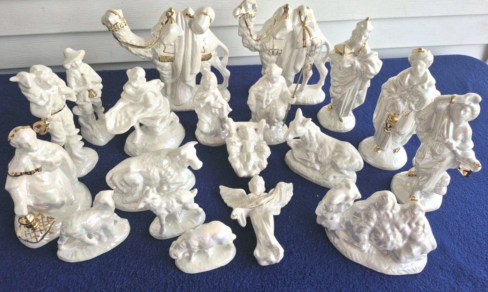 VINTAGE ATLANTIC MOLD 19 PIECIES NATIVITY SET,NICE