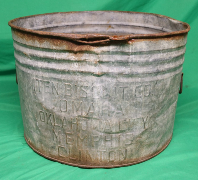 Vintage 1910's 1920's Galvanized ITEN BISCUIT CO. 1 Bushel Pail Bucket & Handles