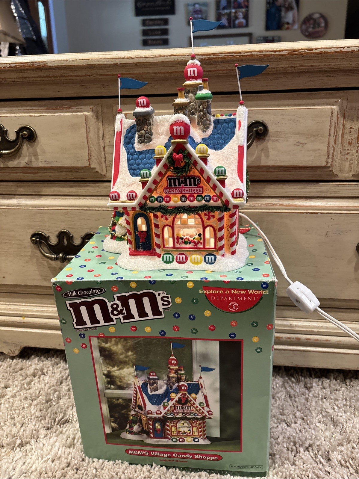 Department 56 M&M’s Village Candy Shoppe 2004 RARE Lights Up Complete Licensed Department 56 M&M’s Village Candy Shoppe 2004 RARE Lights Up Complete Licensed
