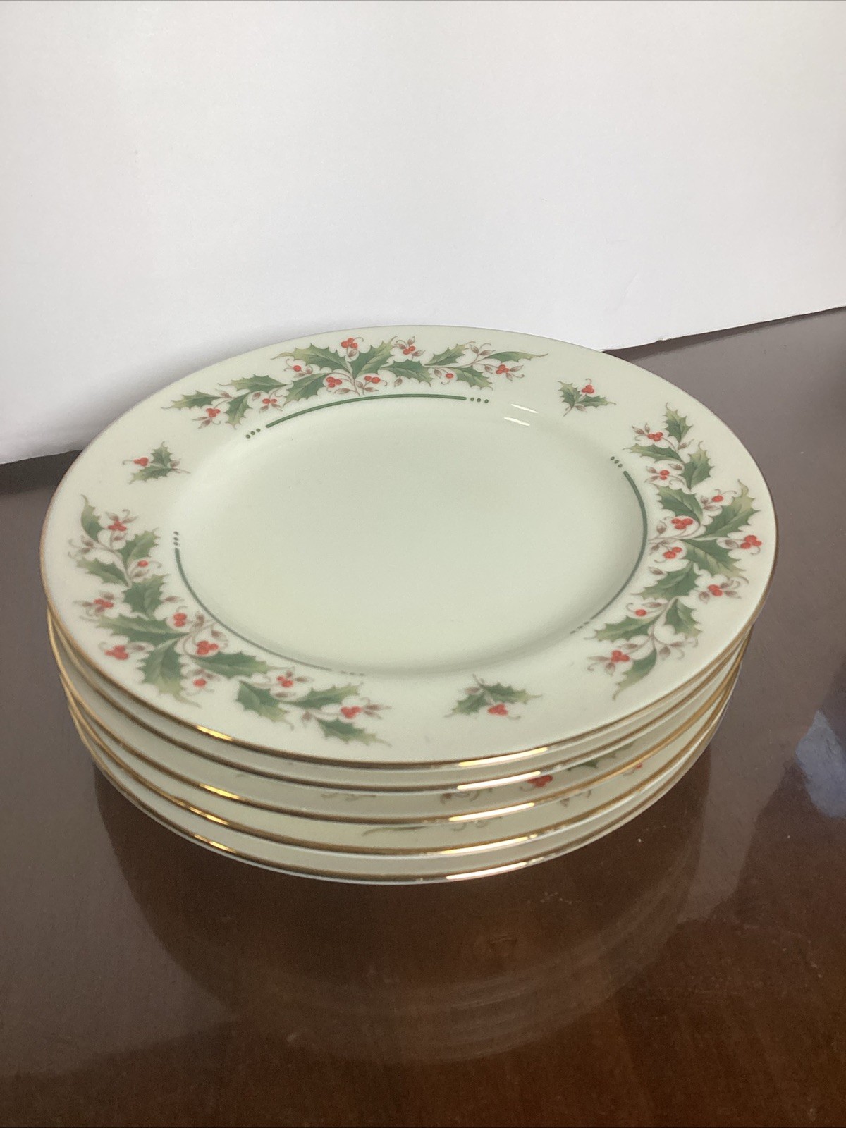 Vintage Holly Yuletide Christmas bread/salad Plates Set Of 5 Vintage Holly Yuletide Christmas bread/salad Plates Set Of 5