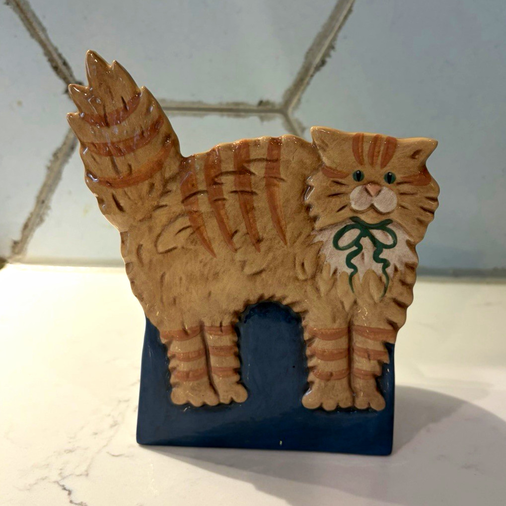 Vintage Susan Lizdavinis Signed Ceramic Orange Tabby Cat wall pocket planter Vintage Susan Lizdavinis Signed Ceramic Orange Tabby Cat wall pocket planter