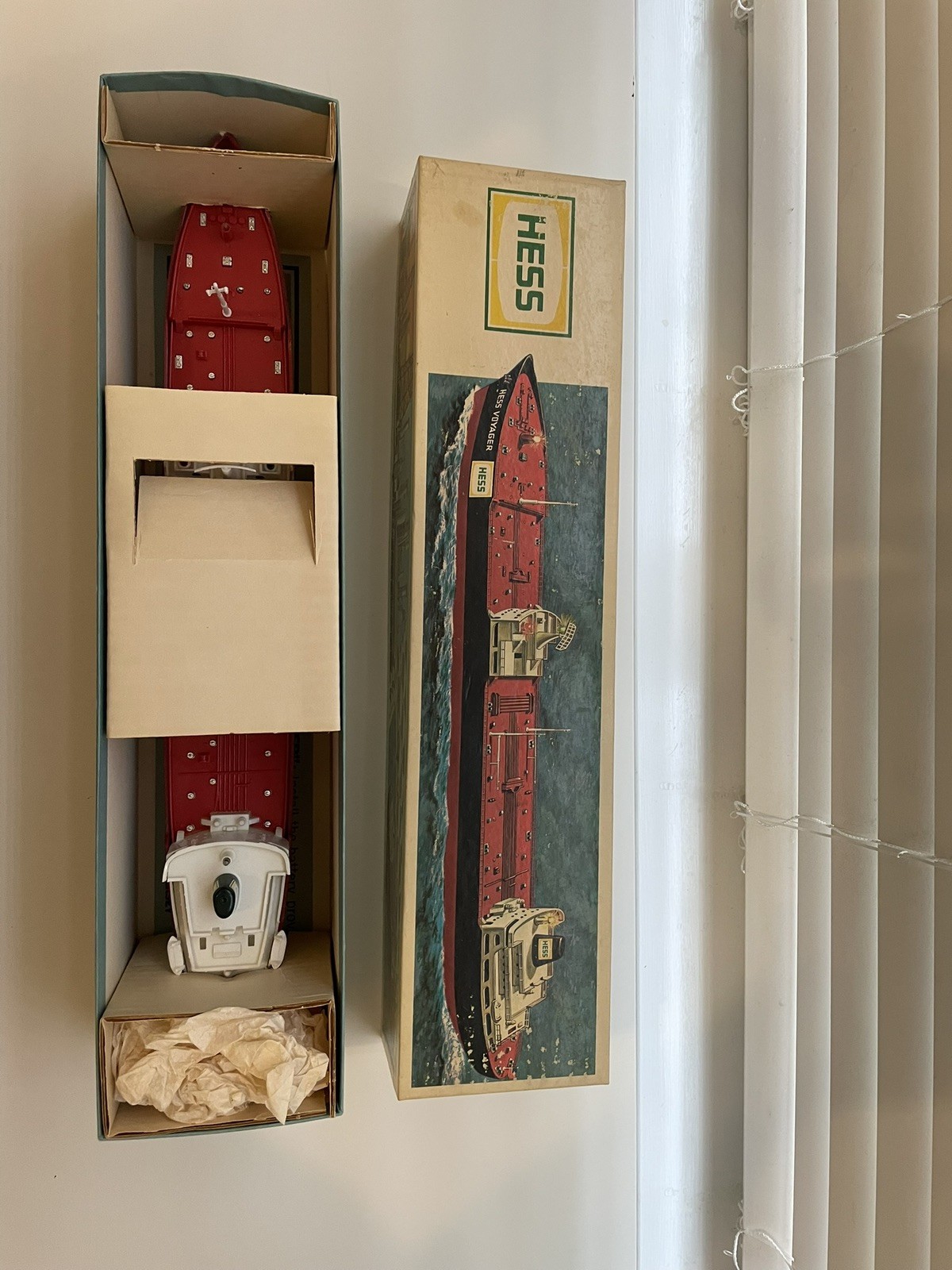 Vintage 1966 Hess Voyager Tanker Ship - 100% COMPLETE w/ Box & Working Lights