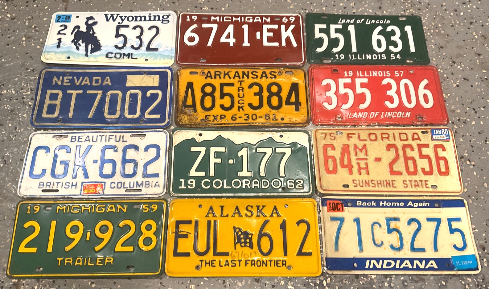 LOT OF 12 VINTAGE LICENSE PLATE PLATES ORIGINAL FLORIDA ALASKA ILLINOIS MICHIGAN LOT OF 12 VINTAGE LICENSE PLATE PLATES ORIGINAL FLORIDA ALASKA ILLINOIS MICHIGAN