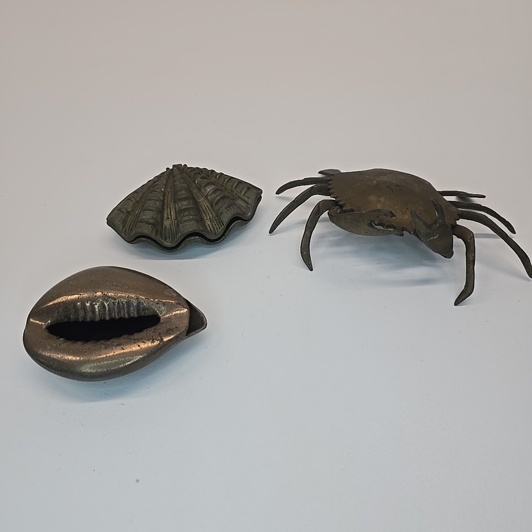 Vintage MCM Ocean Life Lot 3 Brass Ashtrays Crab Clam  & Cowrie Shell Sea Set 3