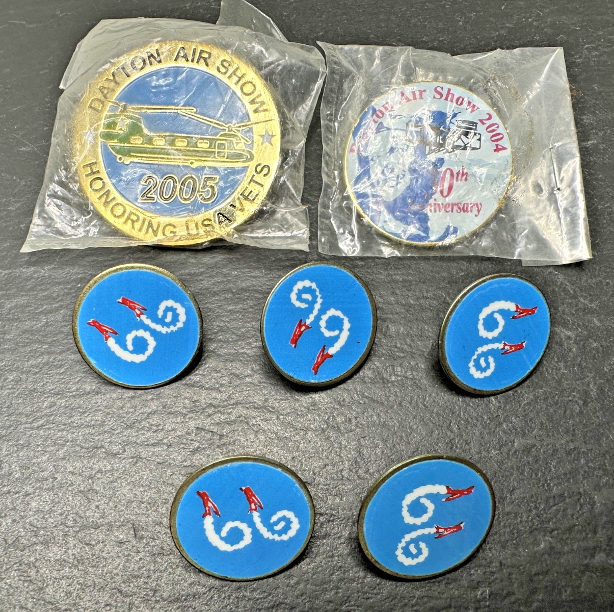 DAYTON AIR SHOW 2004, 2005 SOUVENIR PINS + 5 \'99 RED PLANE PINS N538