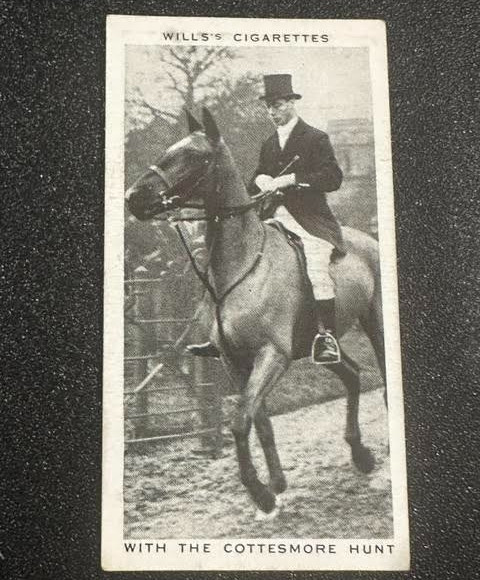 1937 Wills's Our King and Queen #21 With the Cottesmore Hunt (A) 1937 Wills's Our King and Queen #21 With the Cottesmore Hunt (A)