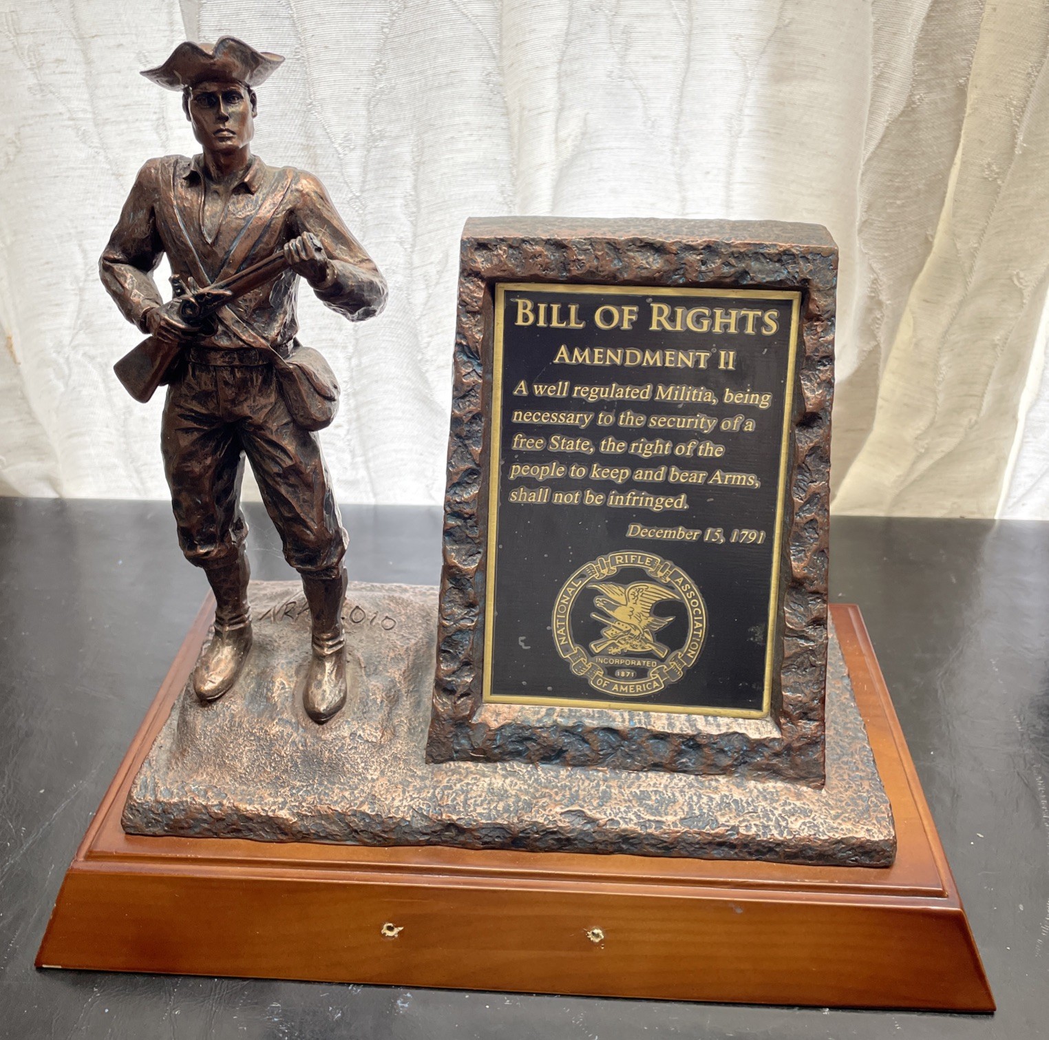 NRA 2010 Minuteman and Rifle Bill of Rights 2ND Amendment Figure Statue As-Is