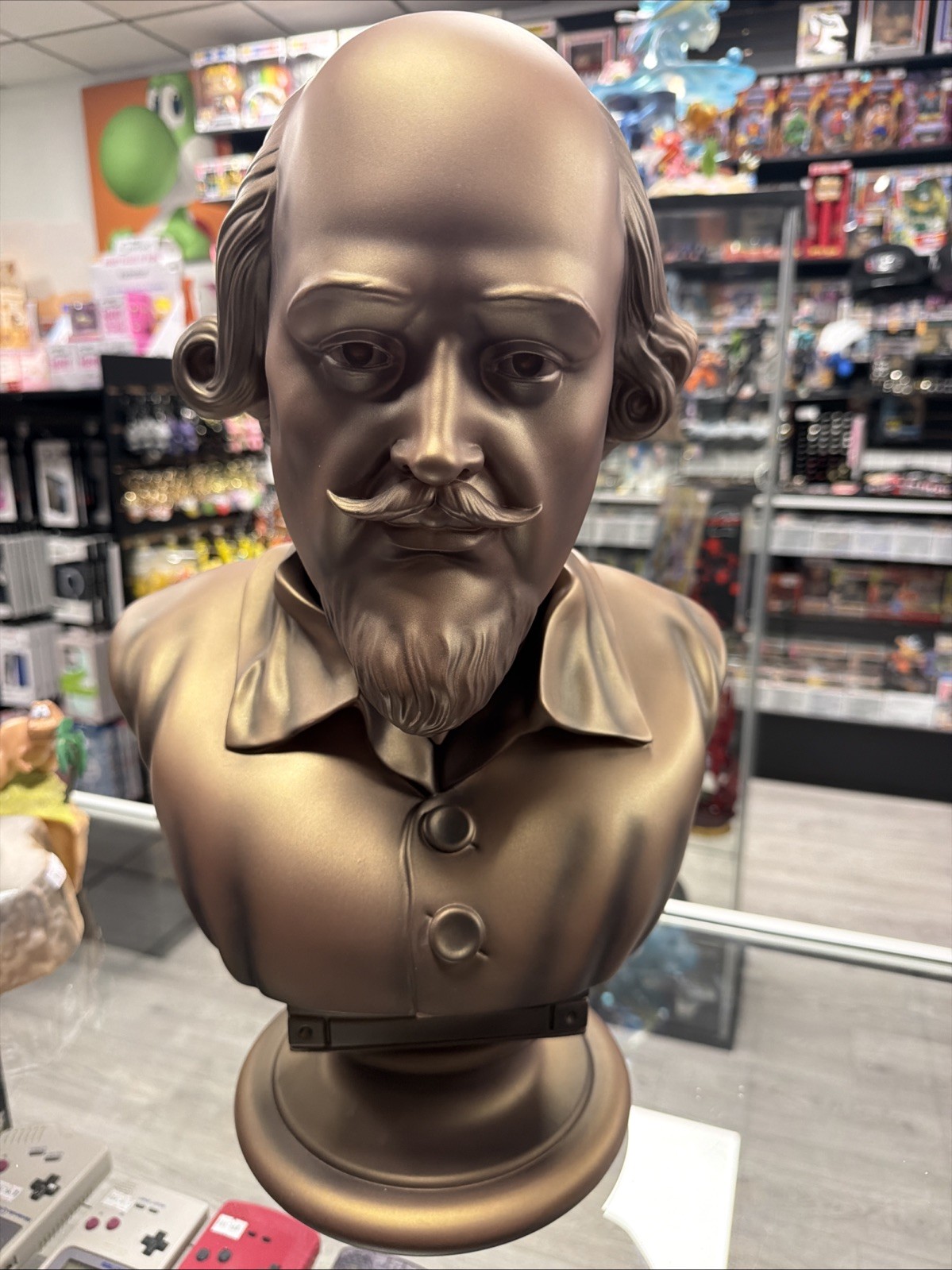 DC Batman Classic TV Series 1966 Shakespeare Head Bust Bank 20” Diamond Select DC Batman Classic TV Series 1966 Shakespeare Head Bust Bank 20” Diamond Select
