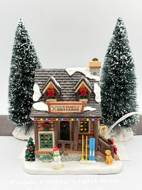 LEMAX OUR FAMILY SKI CABIN #15748 CHRISTMAS VILLAGE HOUSE 2021