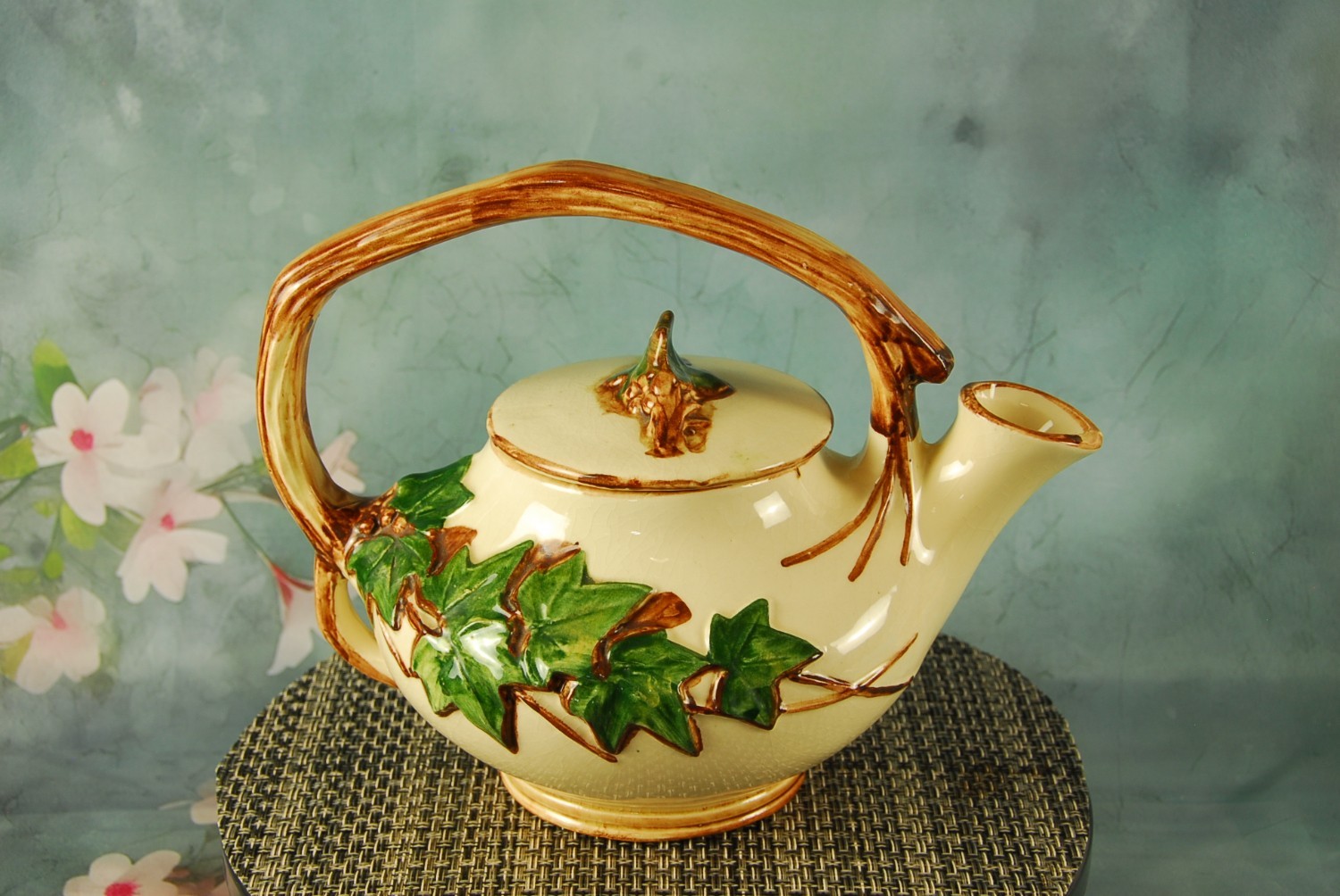 VTG~McCoy Pottery Ivy Teapot 1940s Raised Green Leaves Branch Handle w/ Lid