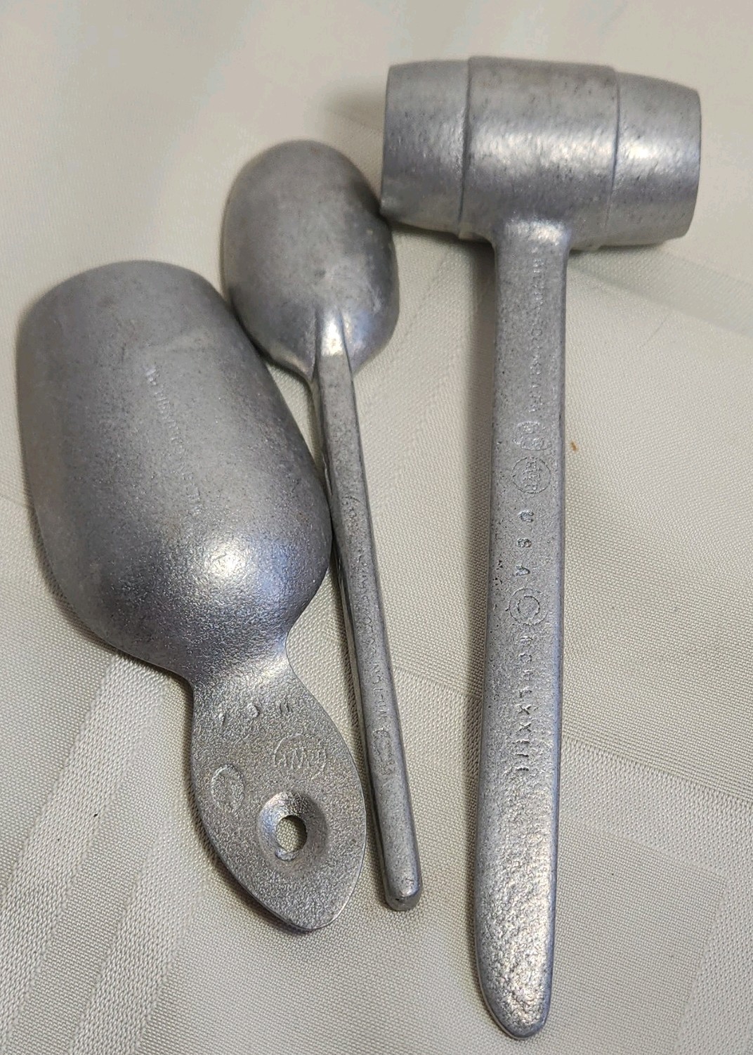 Wilton Columbia PA Metal Scoop, Spoon & Mallet Set Crab Design Silver Original Wilton Columbia PA Metal Scoop, Spoon & Mallet Set Crab Design Silver Original