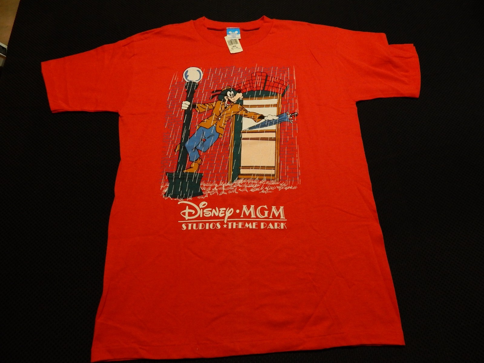 RARE RED Disney MGM Studios Goofy Singing Rain 90\'s Single Stitch T-Shirt L NEW