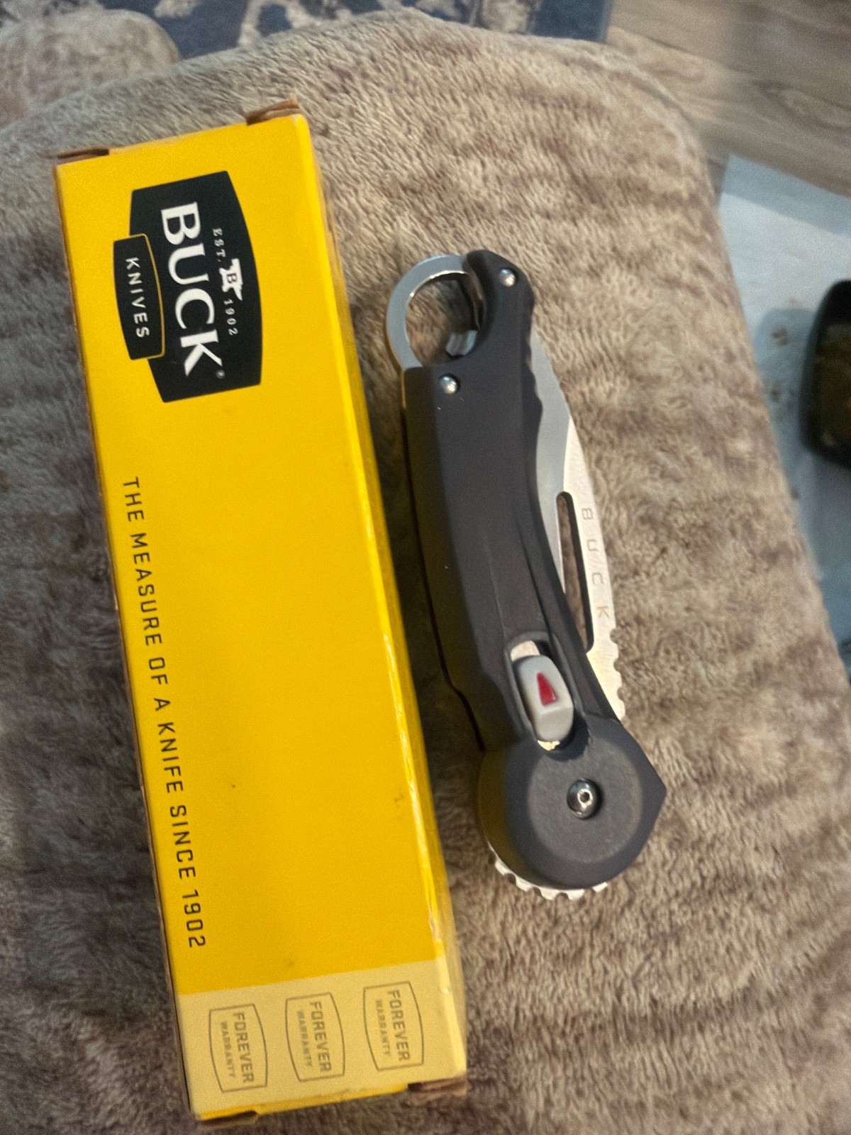DISCONTINUED VINTAGE BUCK KNIFE NEW OLD STOCK DISCONTINUED VINTAGE BUCK KNIFE NEW OLD STOCK