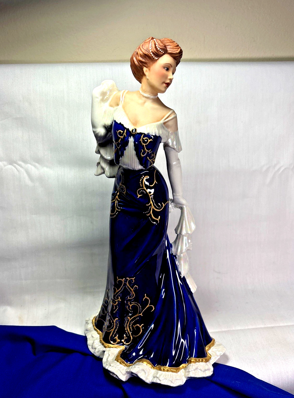 1987 Franklin Mint Artist Diana Vreeland Fine Porcelain Art Deco Figurine 11\