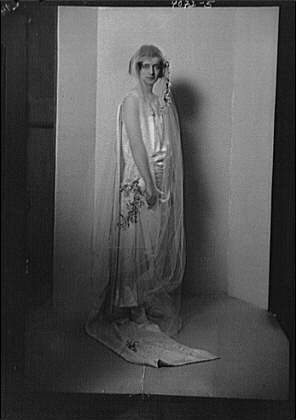 Photo:Mrs William Shuman Portrait Photograph 1923 1920s