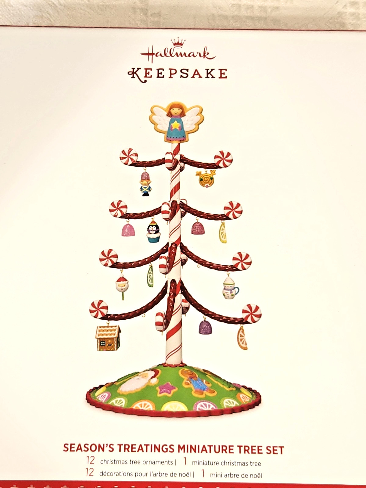 Hallmark - 2017 Season's Treatings Miniature Tree & Ornament Set - NEW IN BOX