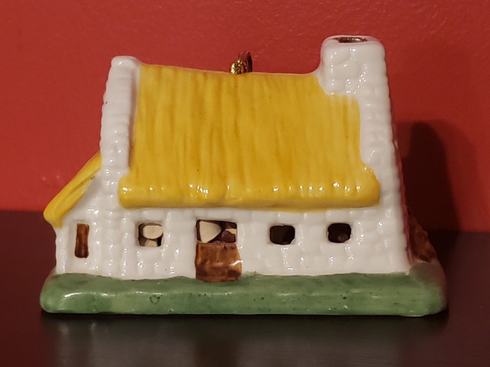 VTG Irish Wade Cottage Potpourri Christmas Ornament House Yellow Roof-WOW