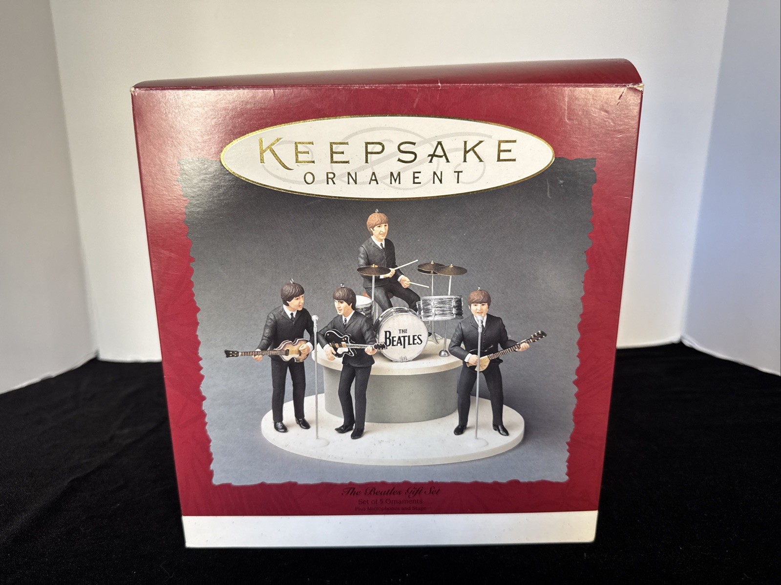 Hallmark Keepsake The Beatles Debut In America Ornament Set 5 Dated 1994 NEW Hallmark Keepsake The Beatles Debut In America Ornament Set 5 Dated 1994 NEW
