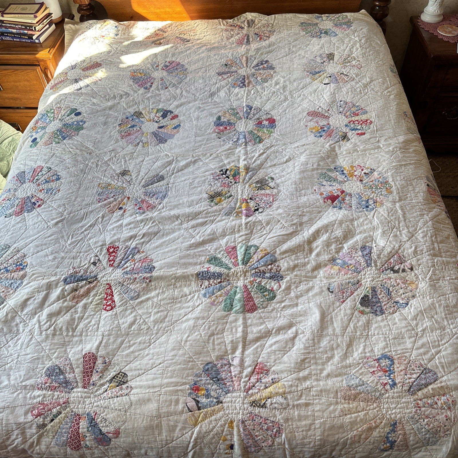 Vintage Dresden Plate Feed Sack Quilt Hand Sewn Quilted 84x70 Floral Patchwork