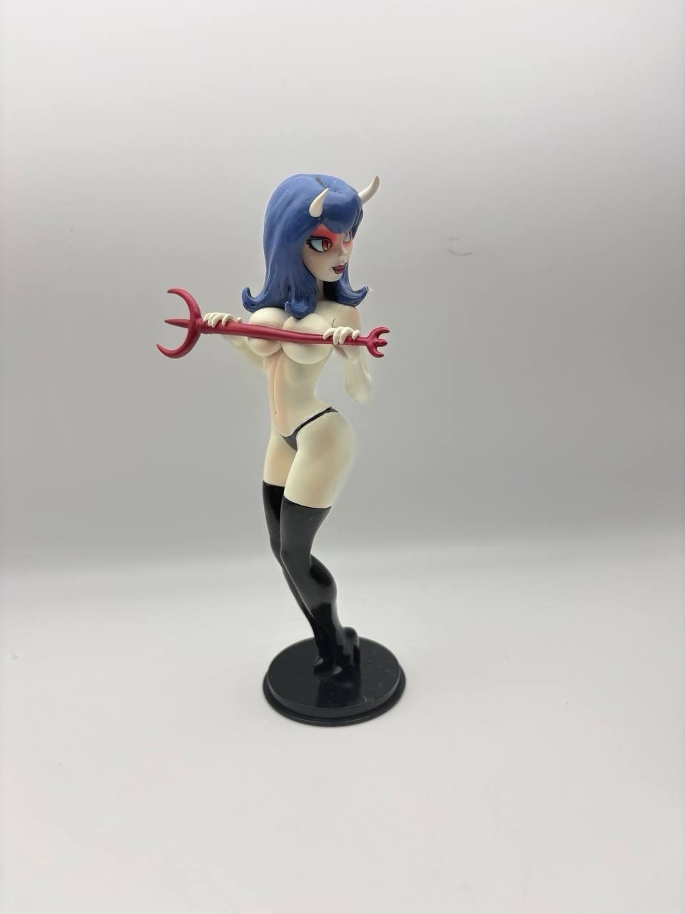 Sinful Suzi Little Minxies Pinup Vinyl Figure Limited 0325/3000 Loose No Box