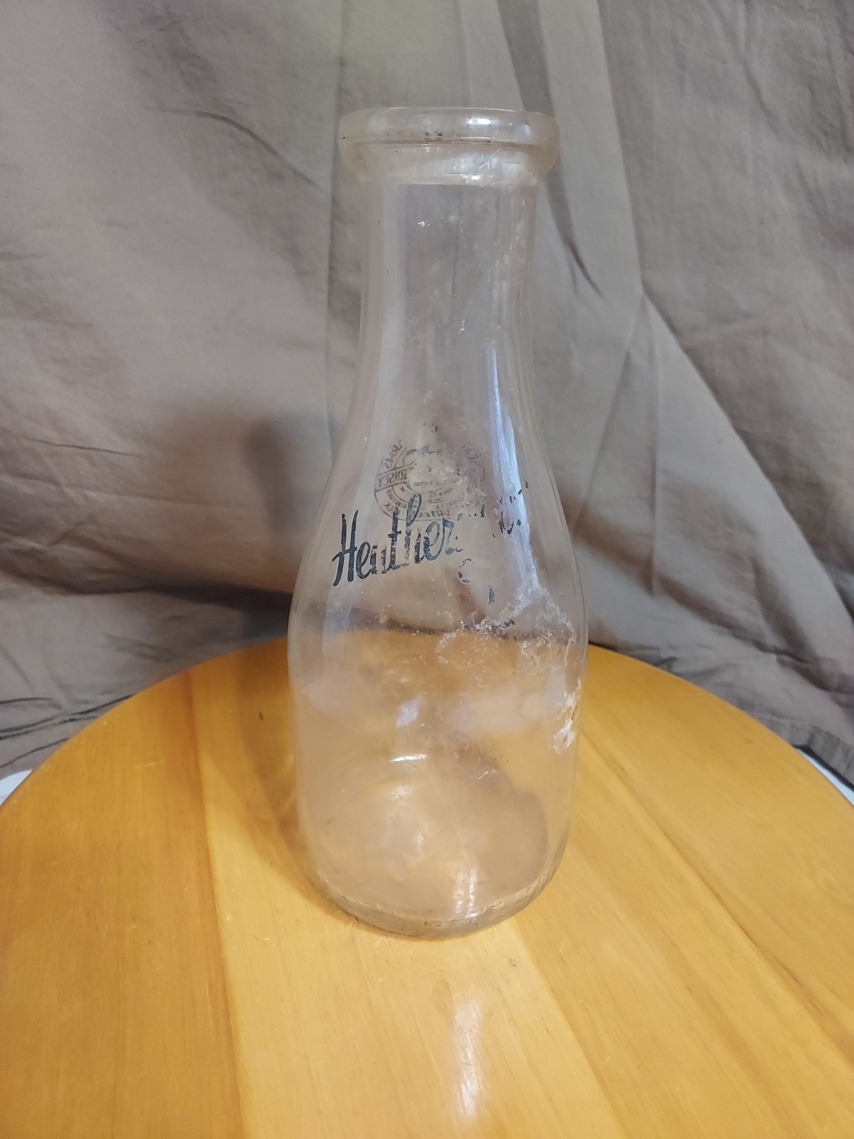 Heatherwood Farms Dairy, Lansing, Michigan Quart Qt. Milk Bottle, Clear Glass Heatherwood Farms Dairy, Lansing, Michigan Quart Qt. Milk Bottle, Clear Glass