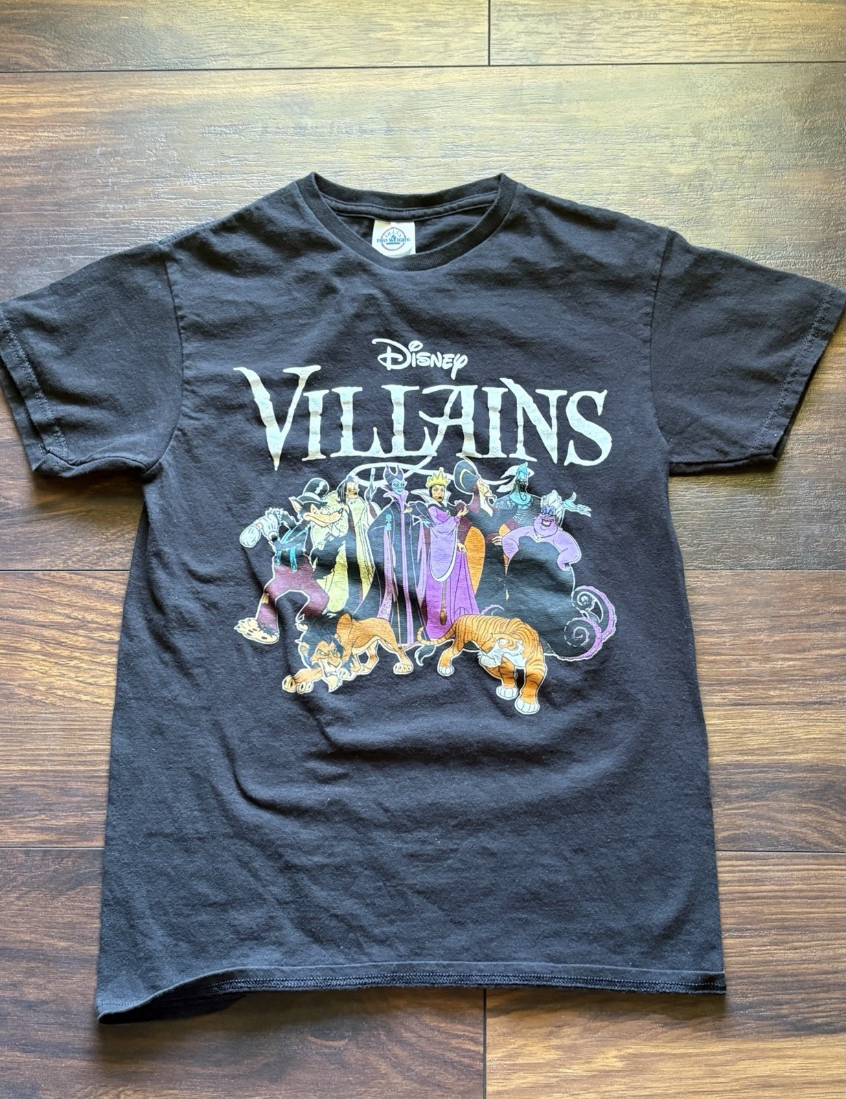 Vintage Disney Villains Black T-Shirt with Colorful Characters Adult Small Vintage Disney Villains Black T-Shirt with Colorful Characters Adult Small