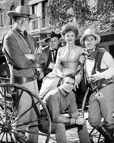 Gunsmoke 24x36 inch poster Marshall Matt Dillon and his cast