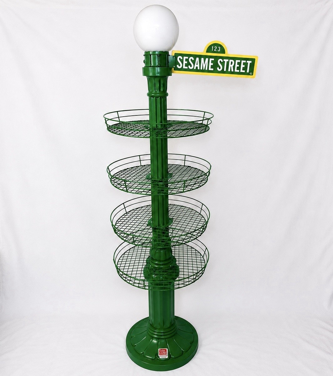 Rare Vintage Sesame Street Gund Lamppost Sign Display Muppets Stuffies 6’ Tall Rare Vintage Sesame Street Gund Lamppost Sign Display Muppets Stuffies 6’ Tall