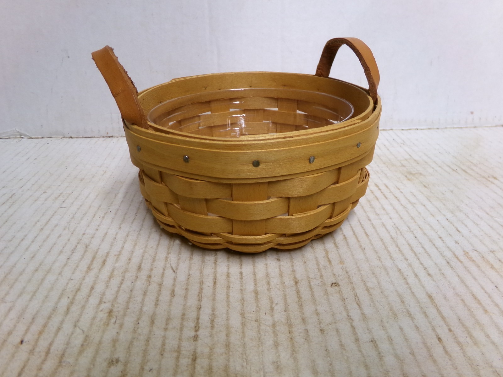 Longaberger 2002 Round Basket With Protector Leather Handles