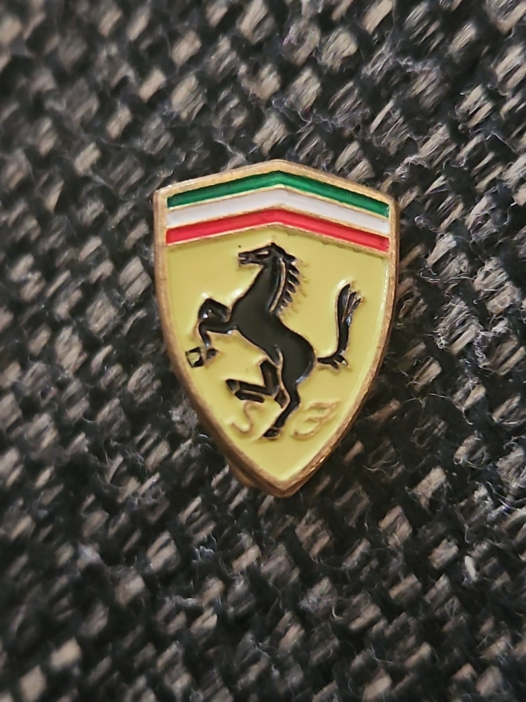 FERRARI - RARE VINTAGE PIN - PRIVATE COLLECTION O.M.E.A MILANO- 1/2\