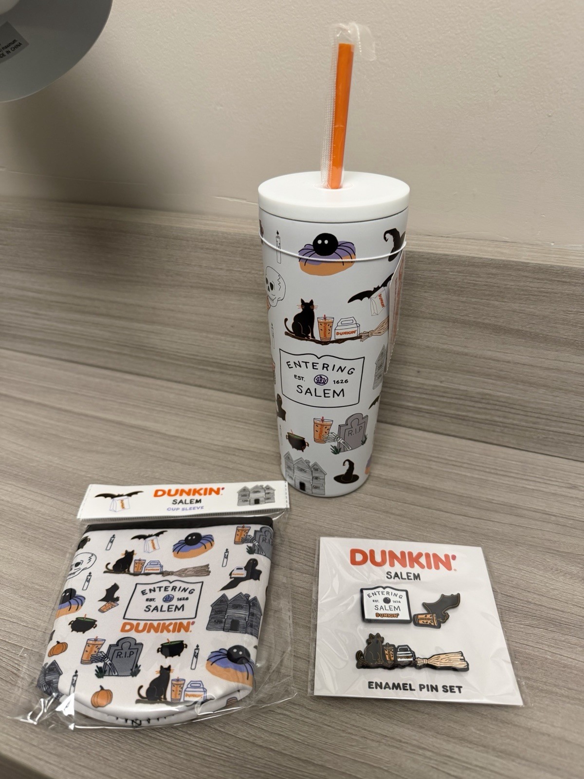 BRAND NEW 2026 Salem Dunkin’ Stainless Steel Tumbler, Cup Sleeve, And Pin Set BRAND NEW 2026 Salem Dunkin’ Stainless Steel Tumbler, Cup Sleeve, And Pin Set